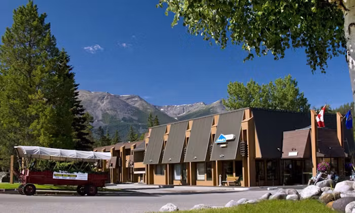 Marmot Lodge