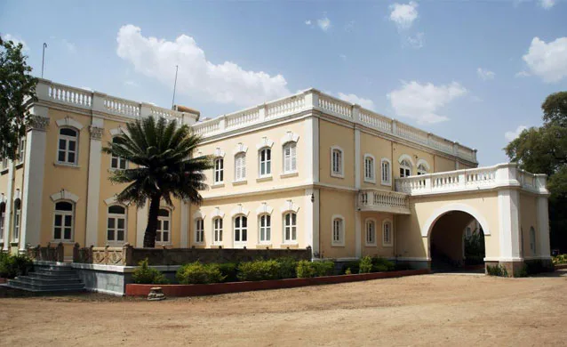 Royal Oasis & The Residency