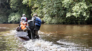 boat-ride-to-lata-berkoh-bouy