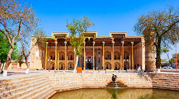 bolo-khauz-mosque-01-clasi