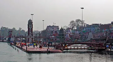 golden-triangle-and-the-ganges-10